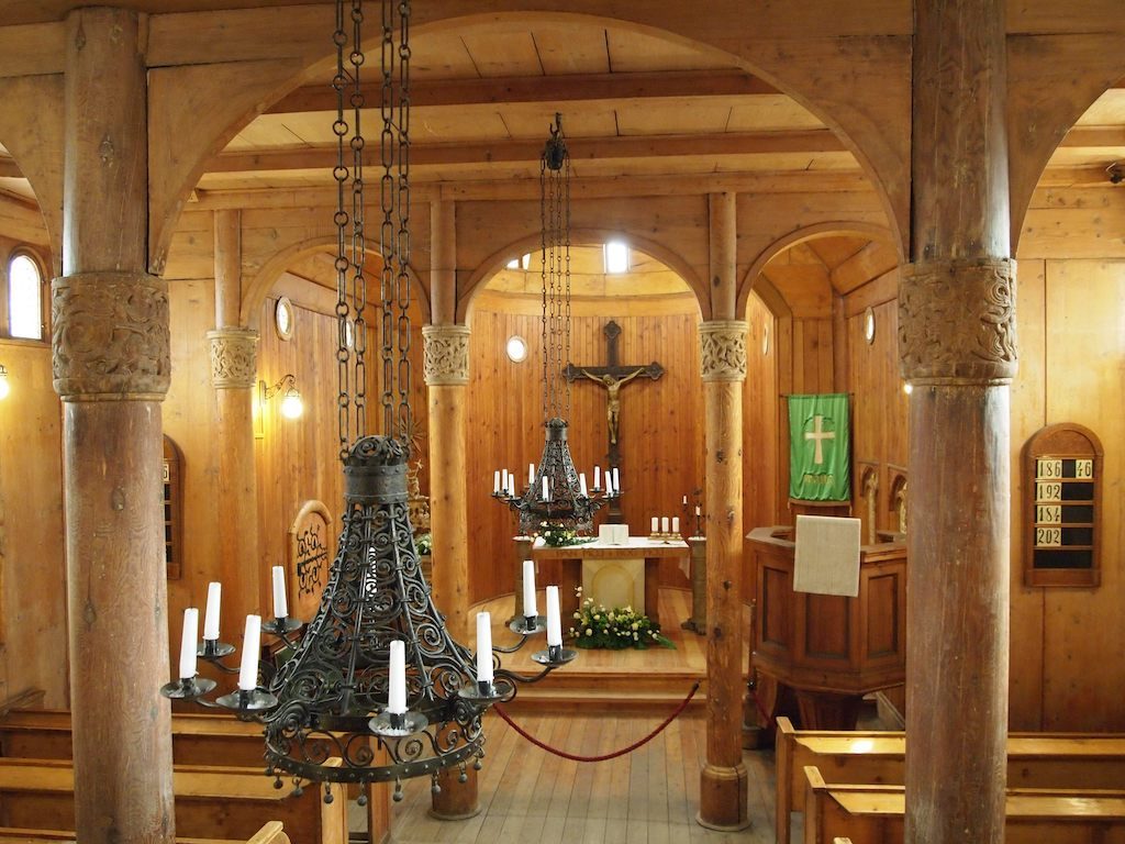 Wnętrze kościoła Wang w Karpaczu
